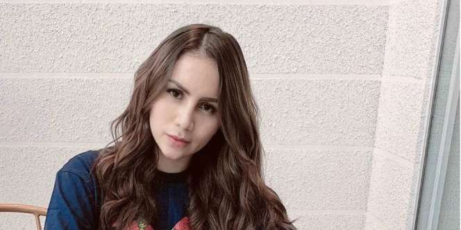 Dandan Bak Pejabat, Momo Geisha Jadi Perbincangan