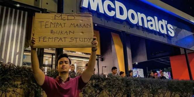 Viral Kelompok Pelajar Anggap McD sebagai 'Perpustakaan', Tegur Pengunjung Lain