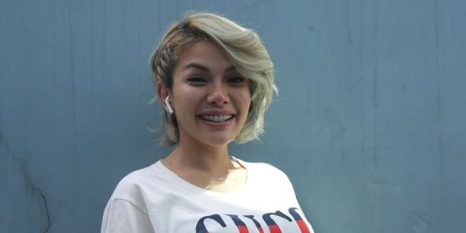 Nikita Mirzani Bertahan 30 Menit di Mobil, Pengacara: Dia Nunggu Saya