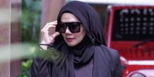 Gaya Hijab Lady Rocker Sarita Abdul Mukti