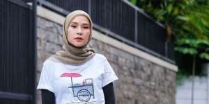 Hangout Pakai Baju Tidur, Gaya Zaskia Mecca Tetap Kece Abis!