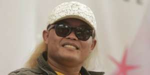 Sule Cukur Lagi Rambutnya Jadi Pendek, Persis Rizky Febian