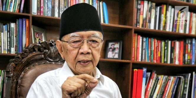Gus Sholah dan Film 'Jejak Langkah 2 Ulama'