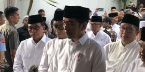 Jokowi: Banyak Titipan Gus Sholah Mengenai Islam dan Kebangsaan