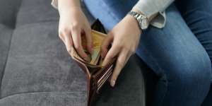 3 Tips Uang Tetap Aman di Dompet Jika Bencana Menerjang