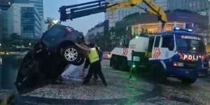 Lagi, Mobil Nyemplung ke Air Mancur Bundaran HI