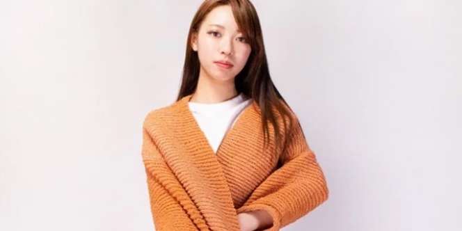 Baju Cantik Ini Terbuat dari Karet Gelang, Ngga Percaya?