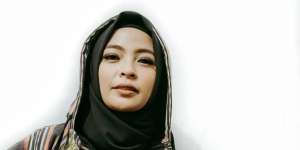 Belanja Sayur, Outfit Rockstar Tantri 'Kotak' Bikin Salfok