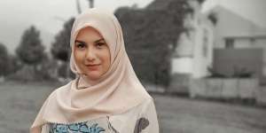 Padu Padan Peplum Blouse Santun Irish Bella