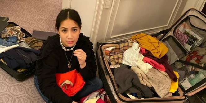 Nagita Slavina Cuci Pakaian Dalam di Hotel, Benda Ini Bikin Salfok!