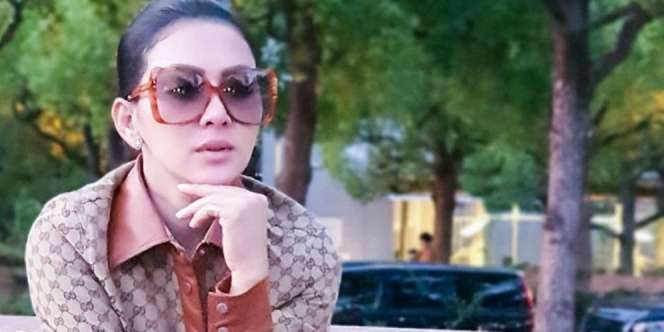 Pamer Skincare Belasan Juta, Kotak Makeup Syahrini Bikin Salfok
