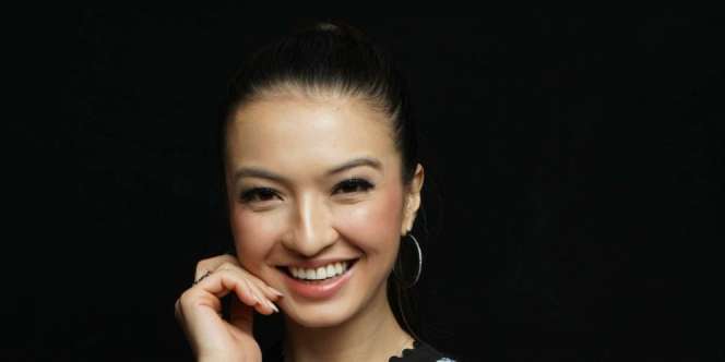 Bikin Iri, Raline Shah Foto dan Party Bareng Pemain Film Parasite 