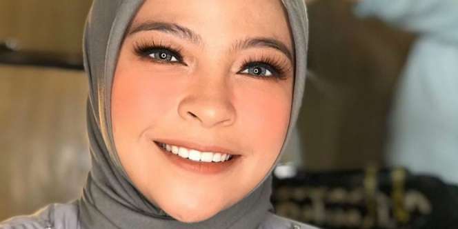Pangling! Potret Anggun Tantri 'Kotak' Maternity Shoot