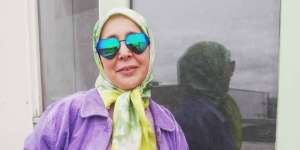 Viral Nenek Berhijab Nyentrik dari Belanda, Dilirik Brand Fashion Dunia!