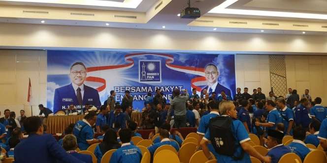 Video Kongres PAN Ricuh, Kursi Berterbangan di Ruang Rapat