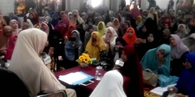 Tergerak Jejak Ibu Peluk Islam, Gadis Ini Ikrarkan Syahadat