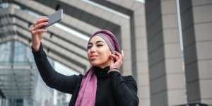 Pilih Mana, Kamera Depan atau Kamera Belakang Smartphone