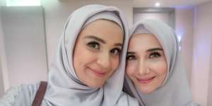 Kompak! Ini Gaya Modis Duo Sungkar