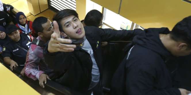 Iqbaal Ramadhan Kembali Dikawal Body Guard, Penggemar Tak Bisa Mendekat