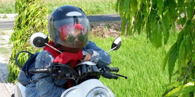 Tips Merawat Kaca Helm Agar Pandangan Tak Terganggu