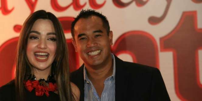 Romantis Banget! Ardi Bakrie Beri Ucapan Manis dan Hadiah Buat Nia Ramadhani