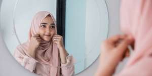 Tips Penting Membersihkan Kulit Sensitif, Bebas Iritasi dan Makin Cantik