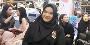 Perjuangan Make Up Artist Difabel Bisa Raih Pujian Klien