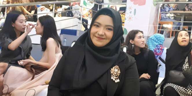 Perjuangan Make Up Artist Difabel Bisa Raih Pujian Klien