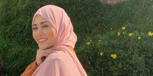 Mudah Ditiru, Gaya Fashion Hijab Rachel Vennya yang Modis