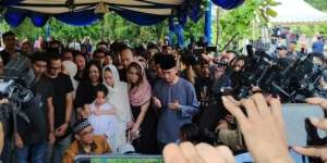 Air Mata Noah Tumpah di Pusara Ashraf Sinclair