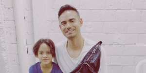 Sedih, Reaksi Noah Putra BCL di Malam Ashraf Sinclair Meninggal