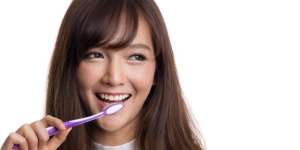 Merawat Kecantikan Bibir Cukup dengan Sikat Gigi