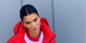 Kendall Jenner Pamer Foto Unik, Warga +62 Malah Bilang Mirip Kunti