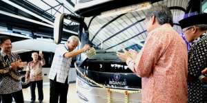 Ganjar Pranowo Ekspor 10 Bus Tingkat ke Bangladesh