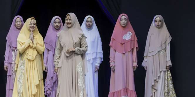 Mengintip Koleksi Ramadan Risty Tagor, Gamis Syar'i yang Simple