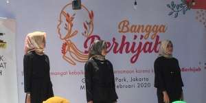 Menempa Kepercayaan Diri Hijaber Berjalan di Catwalk