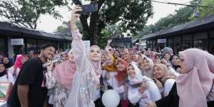 Laudya Cynthia Bella Ungkap Rahasia Cantik di #BanggaBerhijab