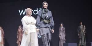 Koleksi Modest Wear dengan Riasan Flawless