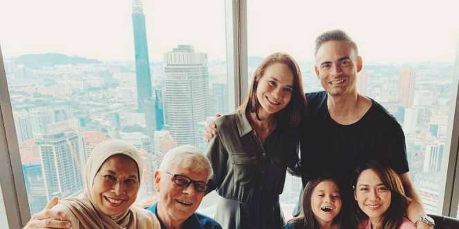 Curhatan Haru Adik Perempuan Asharaf Sincalir