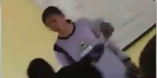Viral Video Siswi SMA Diduga Bertengkar Dengan Guru