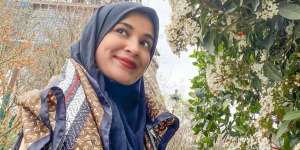 Kamera Hilang di Paris, Shireen Tetap Gaya Bawa Tas Rp70 Juta