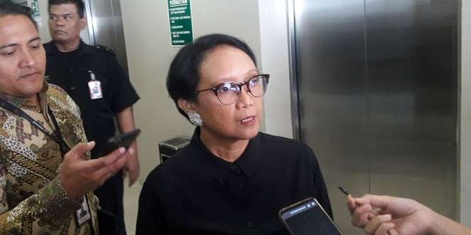 Menlu Upayakan WNI di Saudi Bisa Umroh