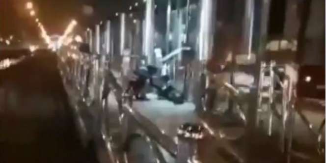 Penderita Corona di Iran Berjatuhan di Jalanan, Mirip Wuhan