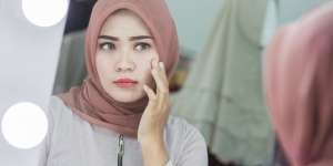 5 Kebiasaan Merawat Wajah untuk Cegah Flek Hitam dan Bekas Jerawat Mengganggu