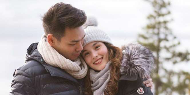 Pamer Foto Berdua, Chelsea Islan dan Rob Clinton Berbalas Kata Sayang