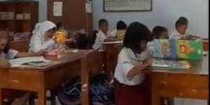 Pura-pura ke Toilet Guru SD Ini Kerjai Muridnya Saat UTS