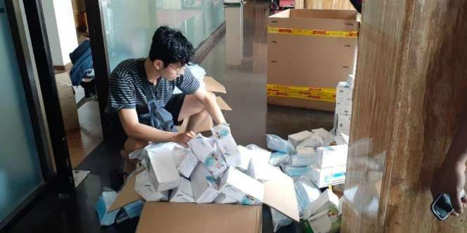 Diiming Rp60 Juta, 2 Mahasiswa Diciduk Mau Jual 10 Ribu Masker ke Luar Negeri
