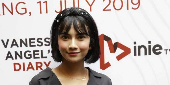 Perut Semakin Membuncit, Celana Jeans Vanessa Angel Bikin Salfok