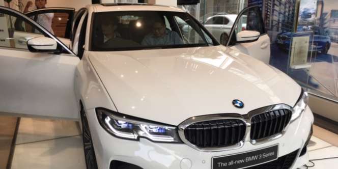 Usia 103 Tahun, BMW Ubah Logo 