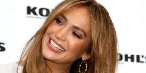 Gaya Makeup Jennifer Lopez yang Kini Lagi Hits